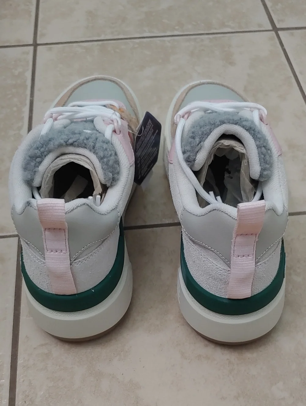 Lacoste Trainers Women's L002 Winter Leather Outdoor Shoes NWT Size 7.5
